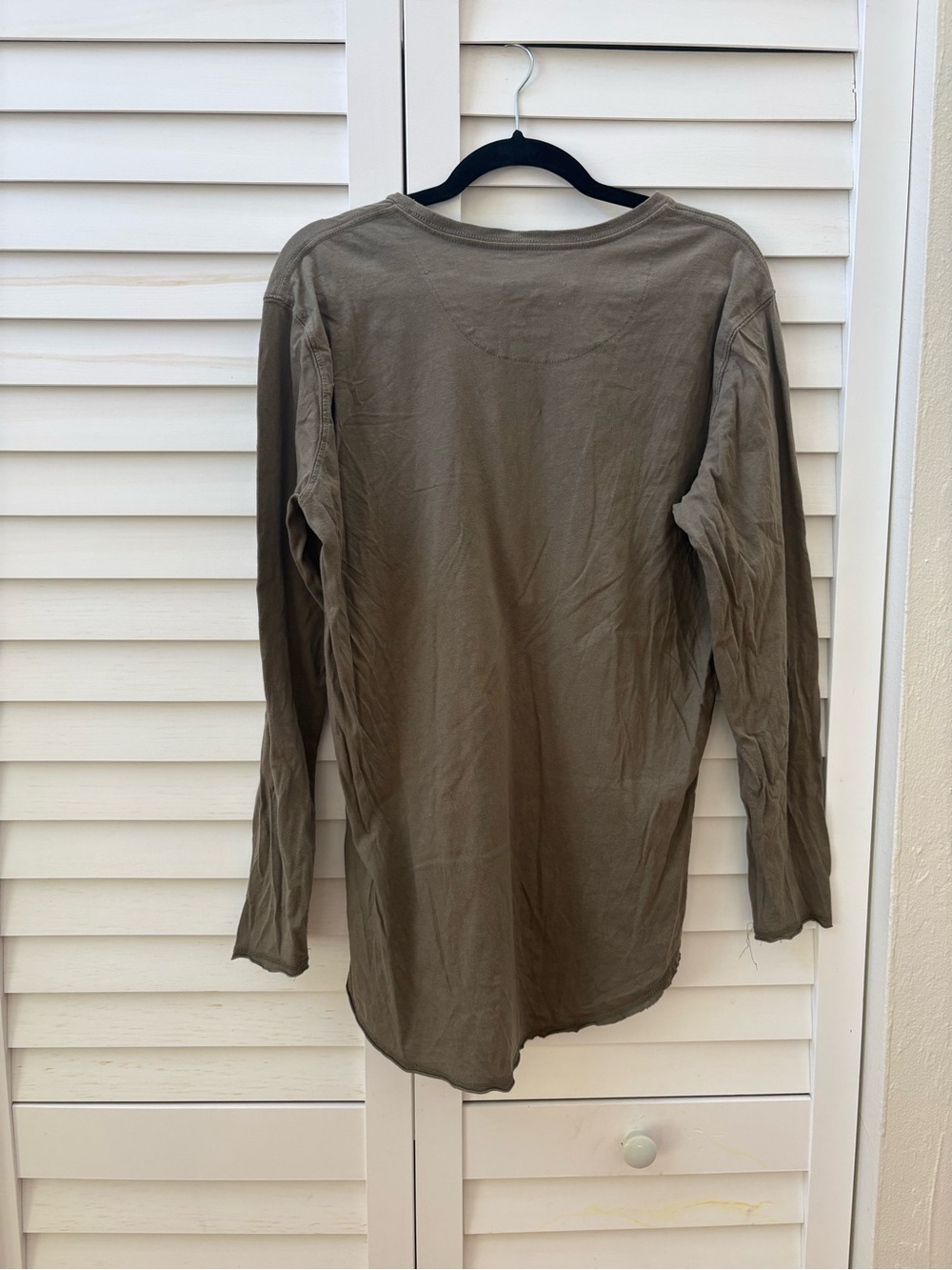 Pacsun Olive Green Long Sleeve Curved Hem Shirt Medium - Picture 2 of 3